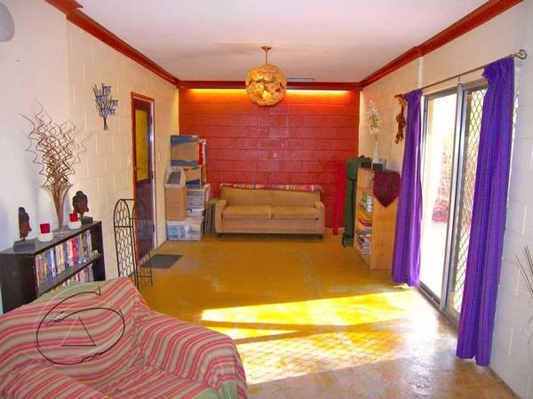 Groovy Cottage Picture