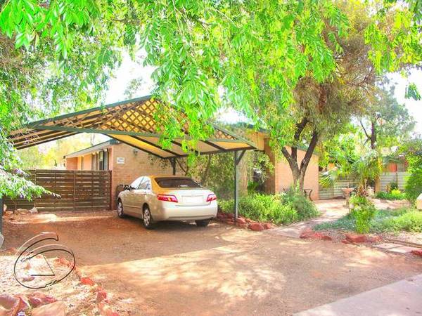 Four Bedrooms and an In-ground Spa Picture 1