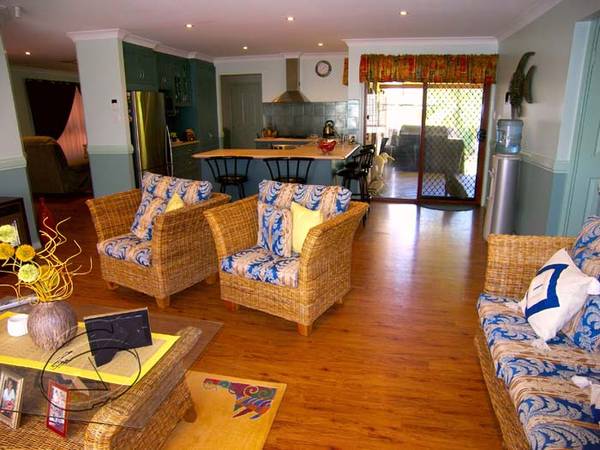 Fabulous Family Home With Range Views Picture Fabulous Family Home With Range Views Picture