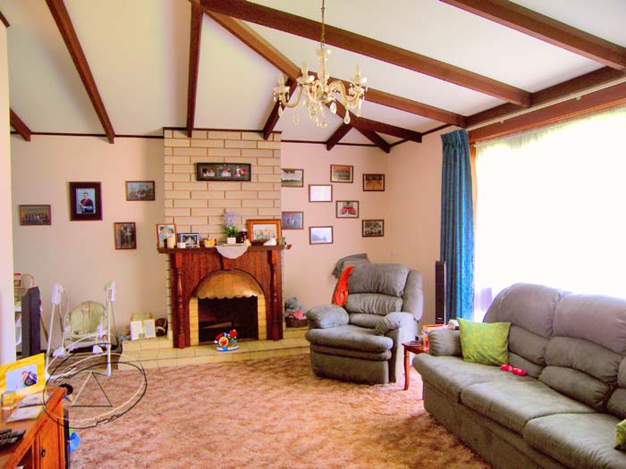 Home, Pool and Self- Contained Unit Picture