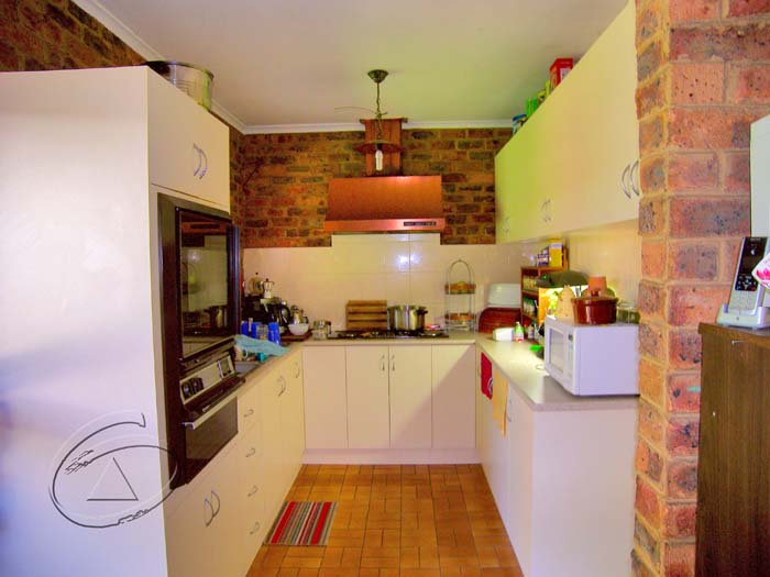 Location Investment - House Zoned for Multiple Dwellings Picture 3