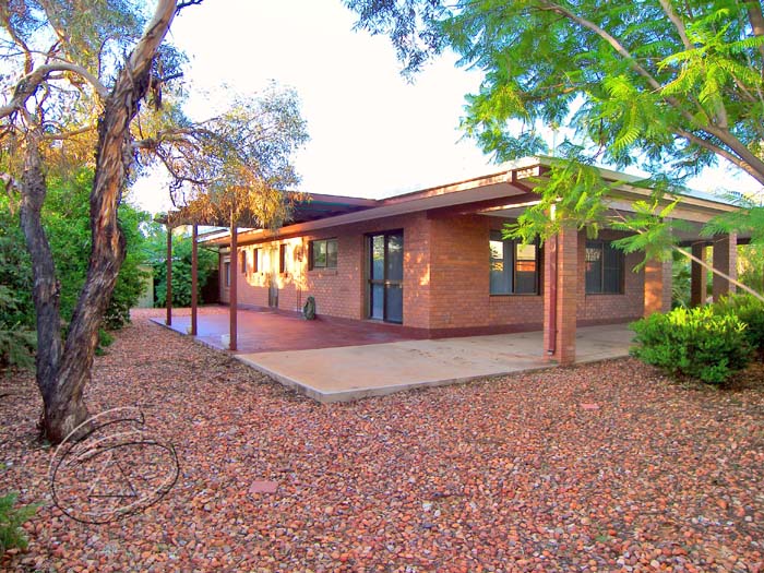 Pool Plus Three Big Bedrooms Picture 2