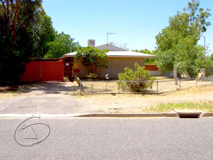 Family Ready Home in Need of Attention Picture 1