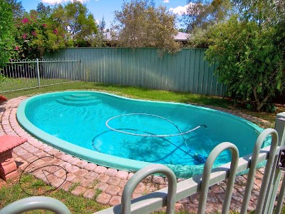 IDEAL - FOUR BEDROOMS AND POOL Picture IDEAL - FOUR BEDROOMS AND POOL Picture