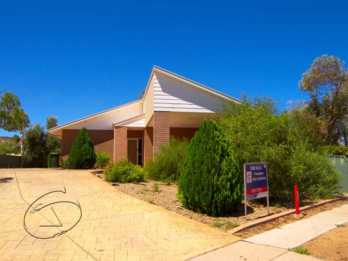 Spacious Modern Duplex Picture 1