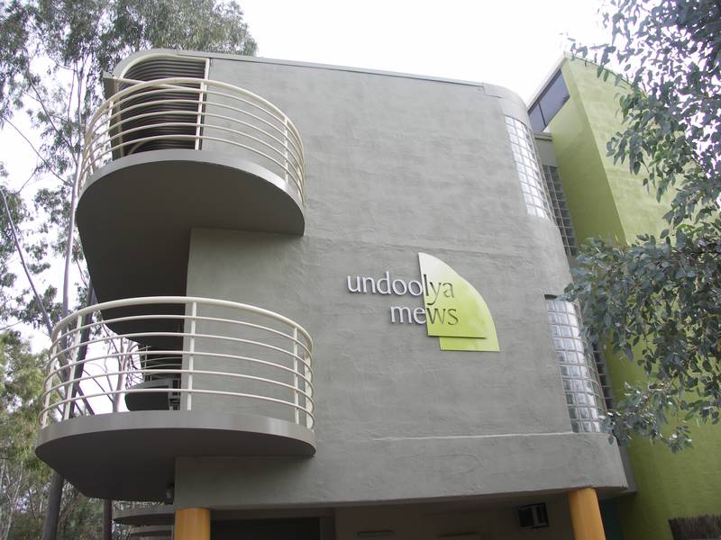 Close To Town & Resturants Picture 1