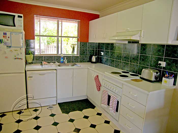 AN ABSOLUTE DELIGHT Picture 3