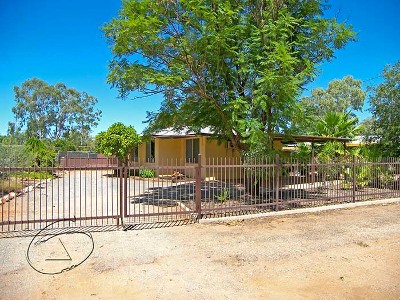 BIG HOUSE, PEACEFUL SPOT Picture