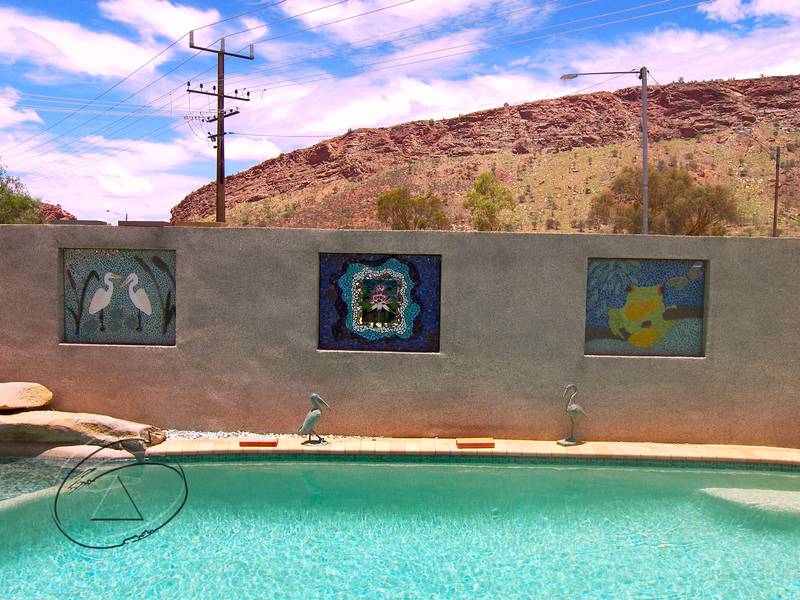 A COURTYARD UNIT Picture 1