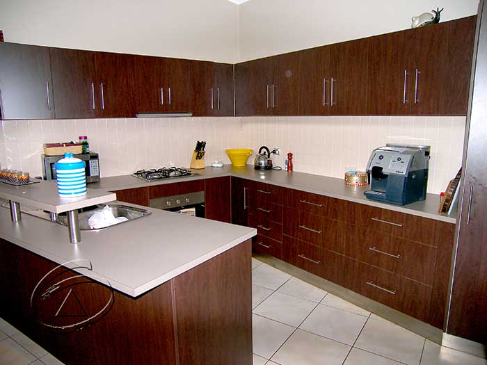 SECLUDED, PRIVATE & MODERN Picture 2