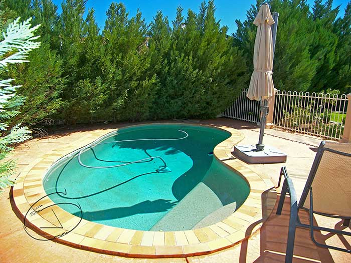 EXCELLENT HOME WITH EVERYTHING Picture 2