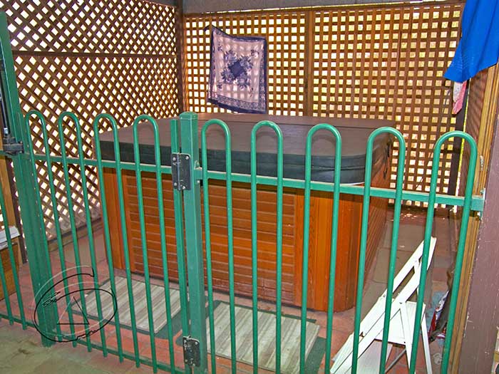 RELAXING & INVITING! Picture 2