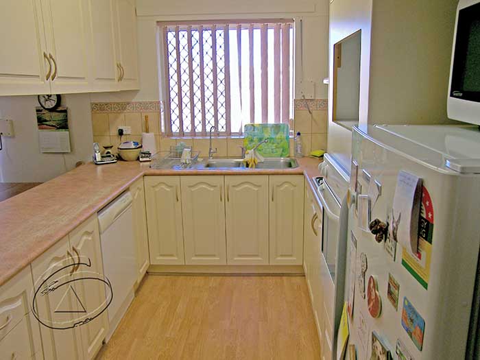 RELAXING & INVITING! Picture 3