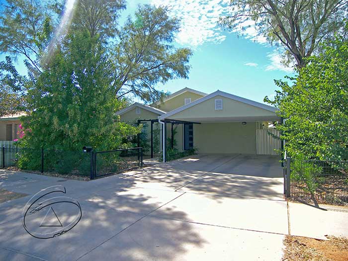 STUNNING HOME Picture 1