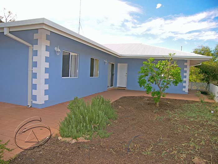 AT THE EDGE OF THE EARTH Picture 2