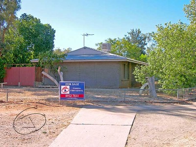 FAMILY READY HOME IN NEED OF ATTENTION Picture