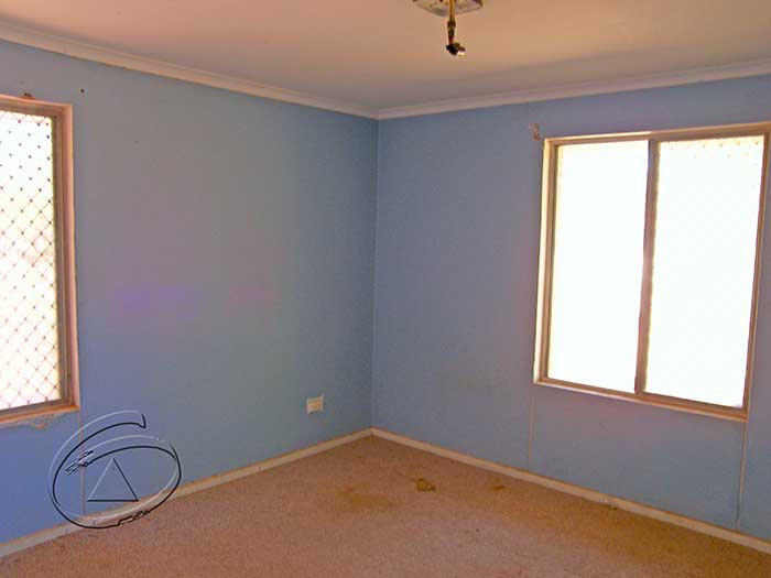 FAMILY READY HOME IN NEED OF ATTENTION Picture 2