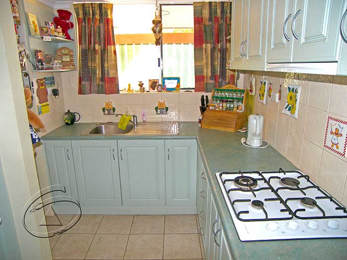 HOME PLUS LARGE SHED AND POOL Picture 2