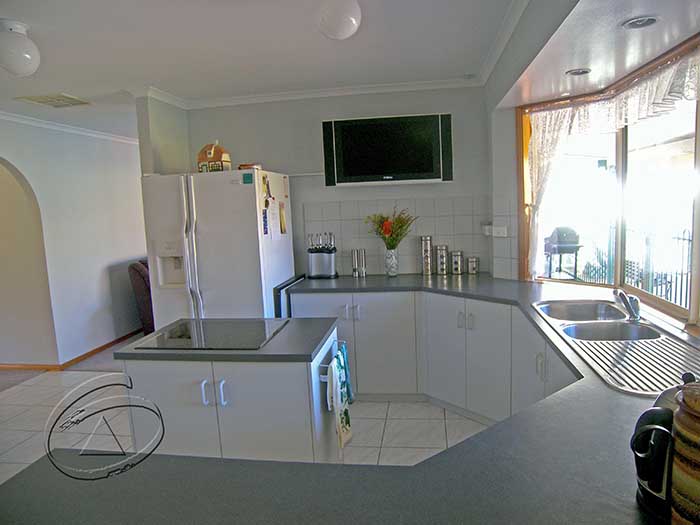 PREMIER PROPERTY - PREMIER LOCATION Picture 3