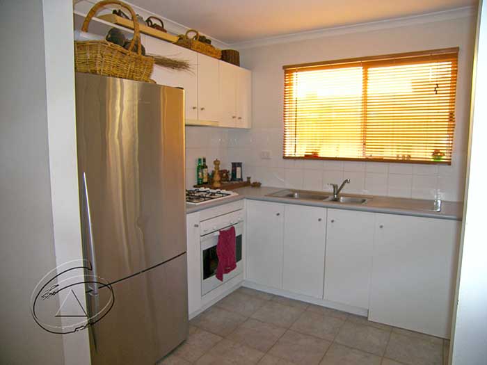 ELEGANCE IN LIVING Picture 2