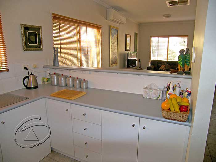 ELEGANCE IN LIVING Picture 3