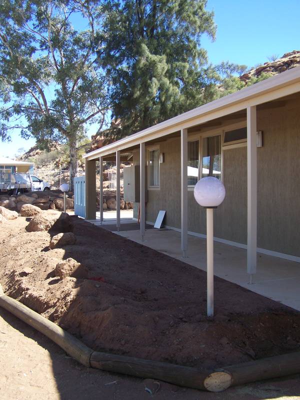 EXECUTIVE MOTEL UNITS Picture 2