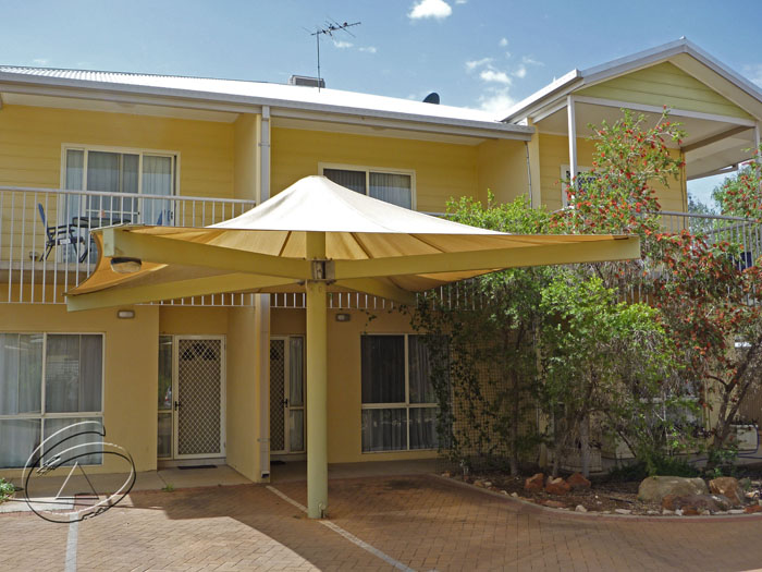 GREAT LOCATION! Picture 1