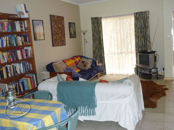 GREAT LOCATION! Picture 2