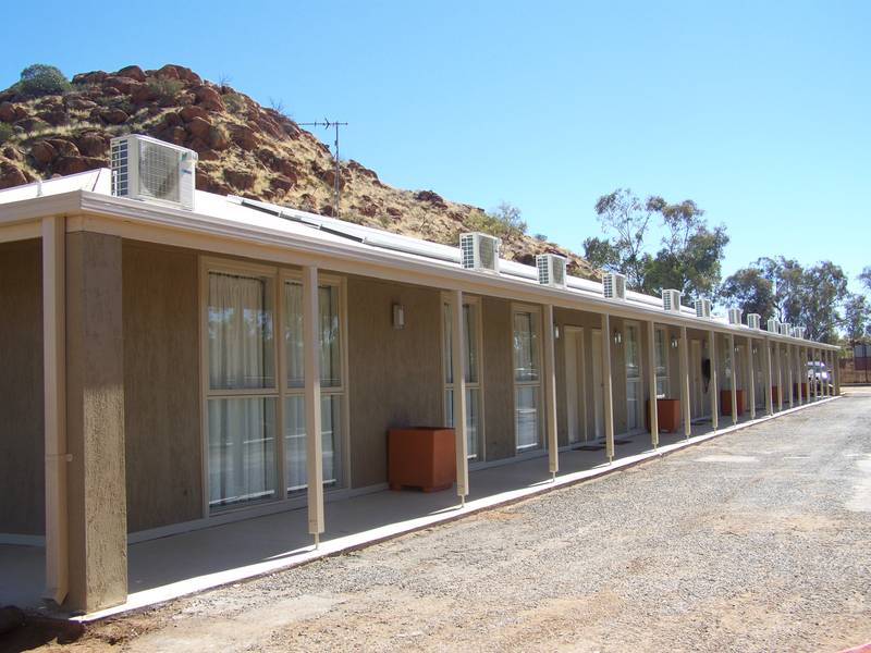 EXECUTIVE MOTEL UNITS Picture 1