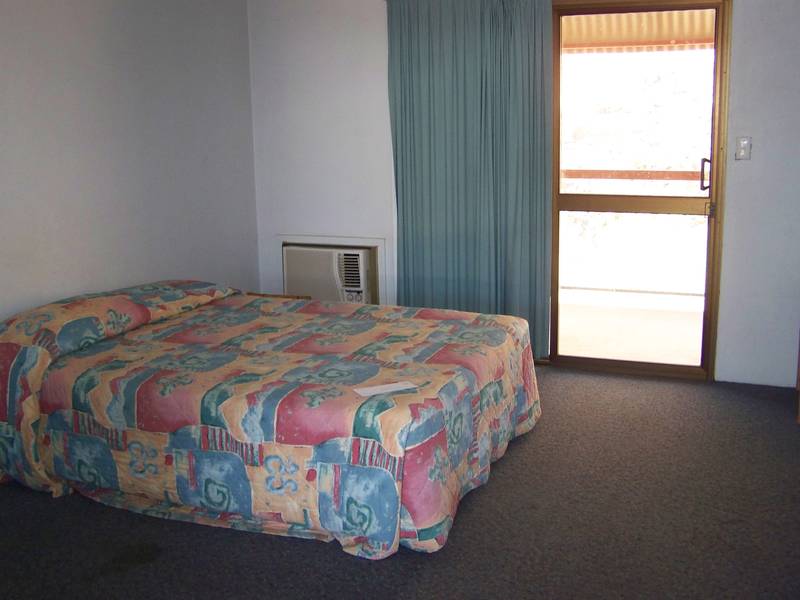 HEAVITREE GAP FURNISHED APARTMENT Picture 2