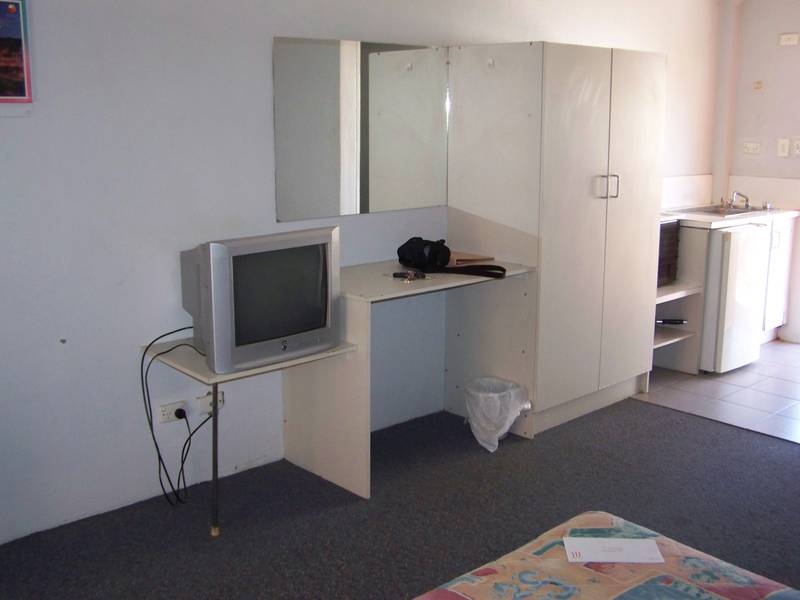 HEAVITREE GAP FURNISHED APARTMENT Picture 1