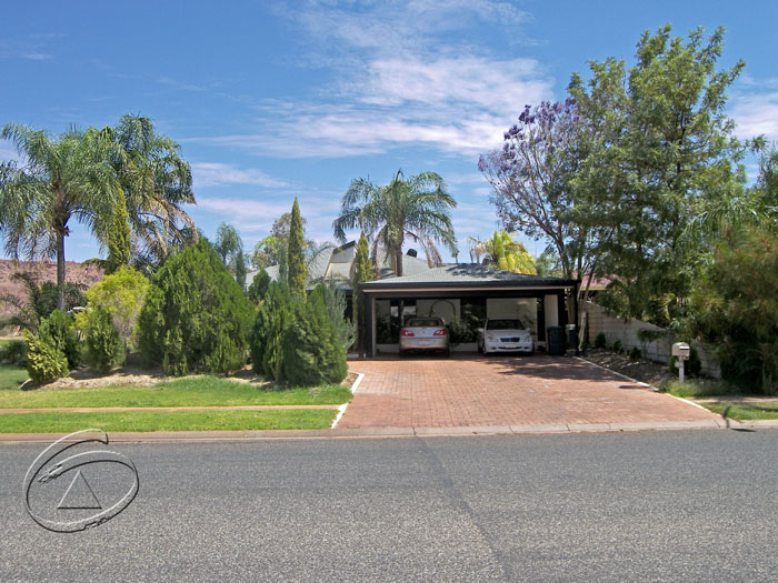 THE GOLF COURSE AS YOUR NEIGHBOUR Picture 2