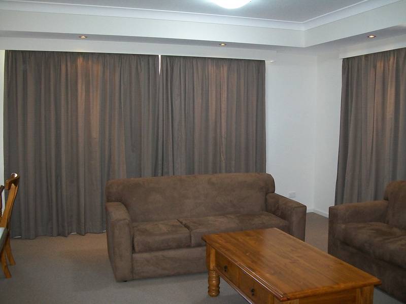 EXECUTIVE MOTEL UNITS Picture 3