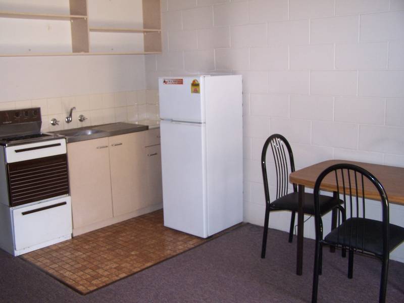 LOOK OUT ONTO THE RANGES Picture 3