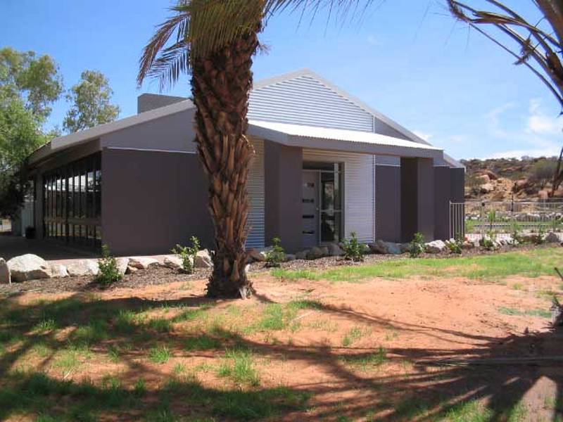 ONE BEDROOM EXECUTIVE UNIT Picture 3