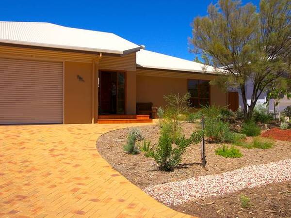 QUALITY, CLASS & WONDERFUL DESIGN. Picture 2