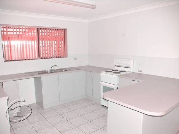 LIKE ENTERTAINING? Picture 3