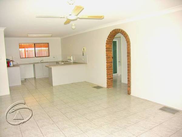 LIKE ENTERTAINING? Picture 2