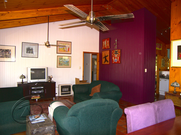 HOLIDAY AT HOME IN COUNTRY ESTATE Picture 3