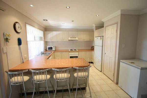 SOLD BY GL REAL ESTATE Picture