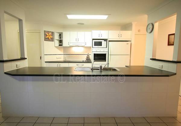 SOLD IN 2 DAYS BY LINDA THYGESEN AT G L REAL ESTATE FOR A LOW COST FEE OF 2% + GST Picture