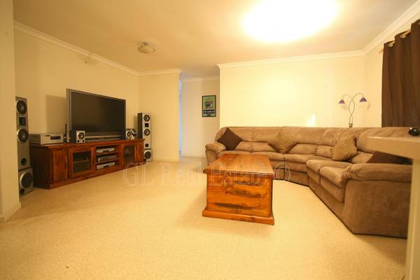 MAKE AN OFFER, ITS GOT TO BE SOLD ! ! Picture 2