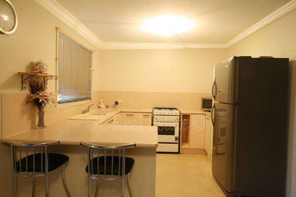 MAKE AN OFFER, ITS GOT TO BE SOLD ! ! Picture 3