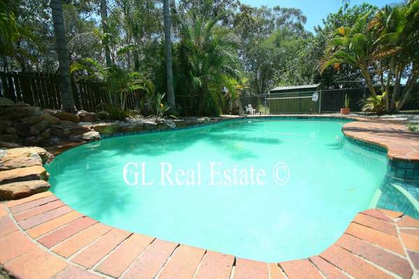 ATTENTION SKINNY DIPPERS Picture