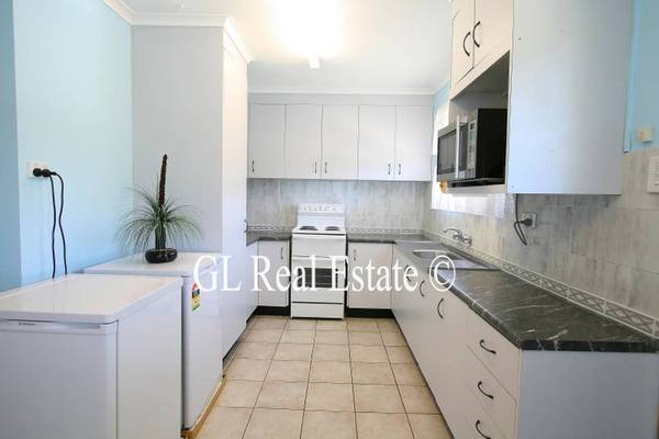 FIRST HOME BUYERS CHECK OUT THIS CHEAPY ! ! Picture