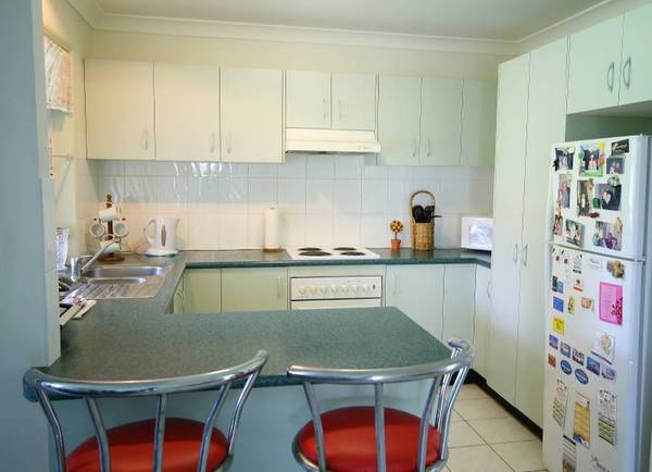 4 LARGE BEDROOMS AND MASSIVE BACK YARD Picture