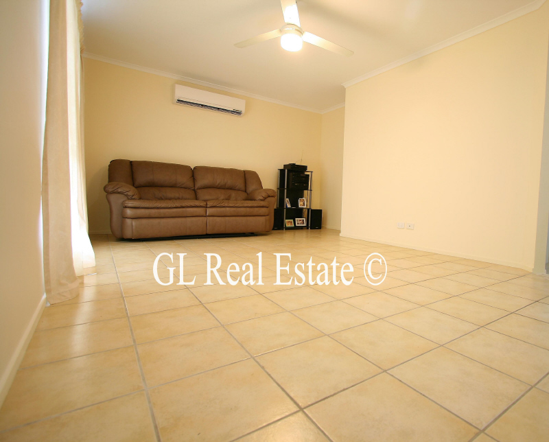 SOLD BY G L REAL ESTATE IN A WEEK. Picture 3