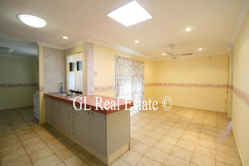 SOLD BY G L REAL ESTATE Picture 3