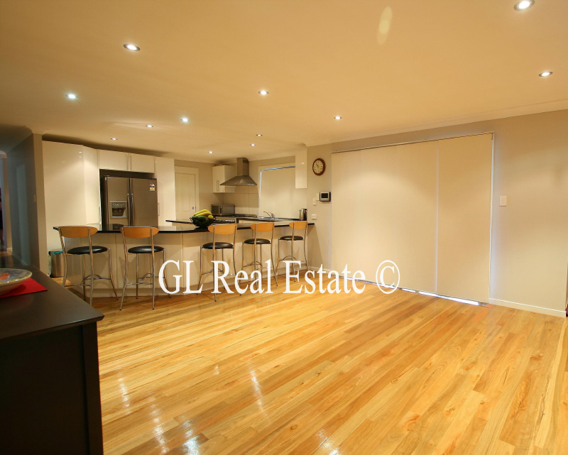 SOLD BY G L REAL ESTATE IN RECORD TIME Picture 3