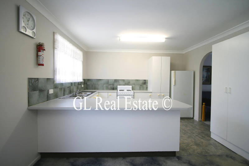 SOLD BY G L REAL ESTATE Picture 3